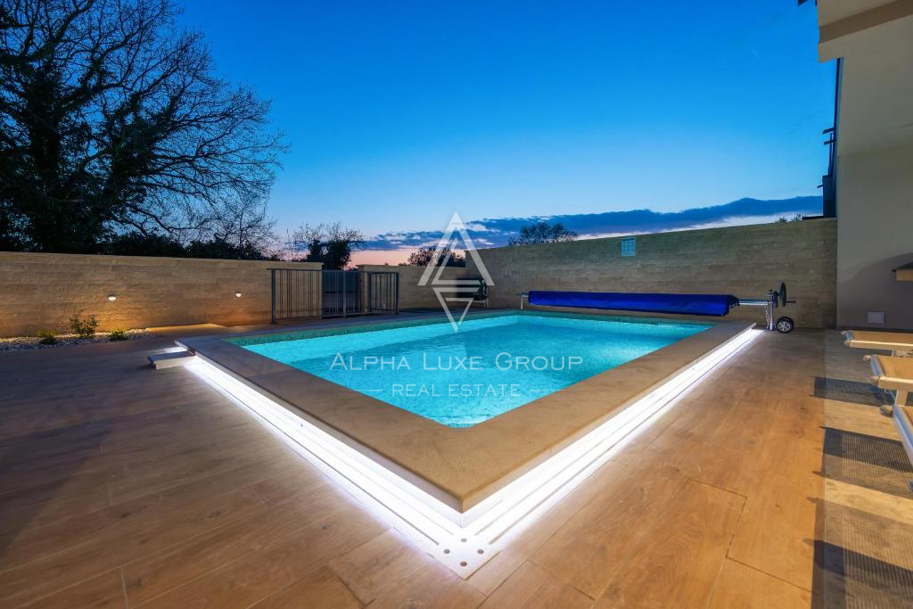 Istria, Banjole: Villa moderna vicino al mare