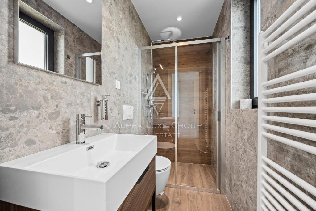 Istria, Banjole: Villa moderna vicino al mare