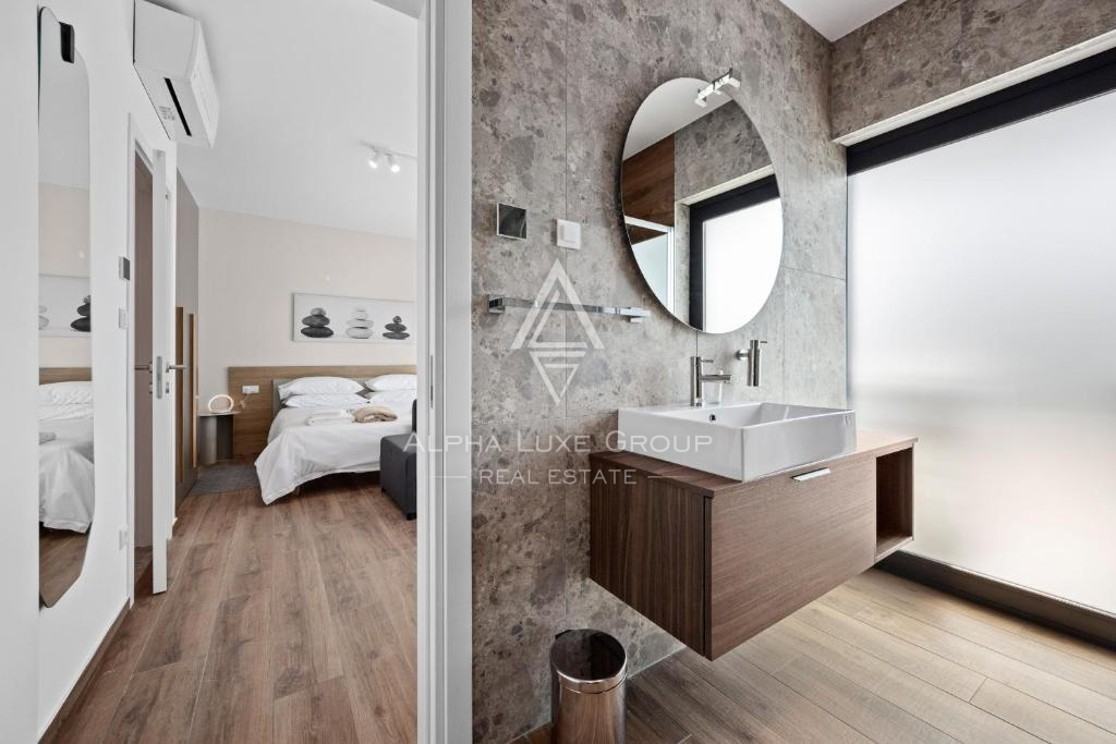 Istria, Banjole: Villa moderna vicino al mare