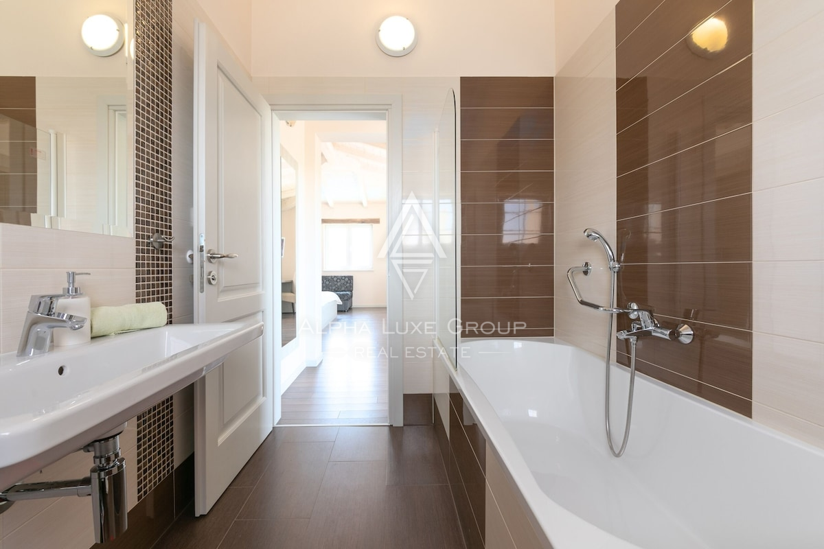 Istria, San Lorenzo: Villa moderna con piscina