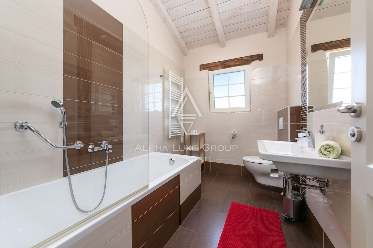 Istria, San Lorenzo: Villa moderna con piscina