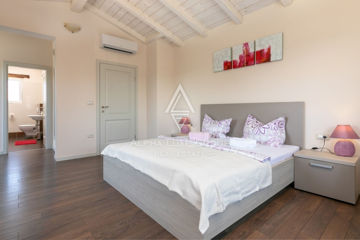 Istria, San Lorenzo: Villa moderna con piscina