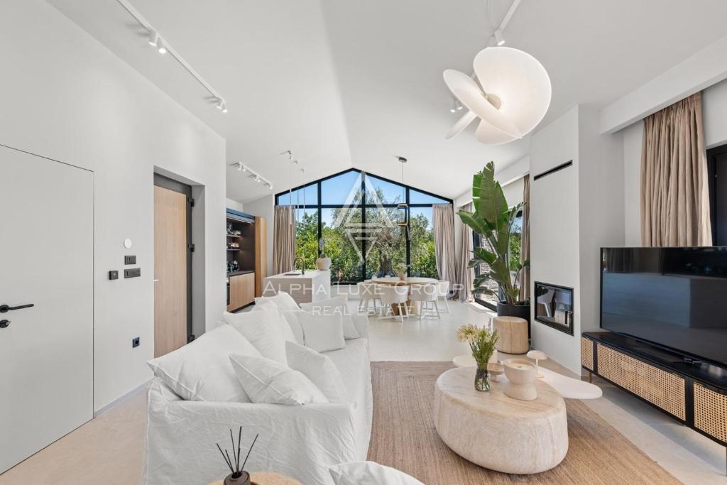 Istria, Parenzo: Elegante villa su un piano con piscina e vista mare