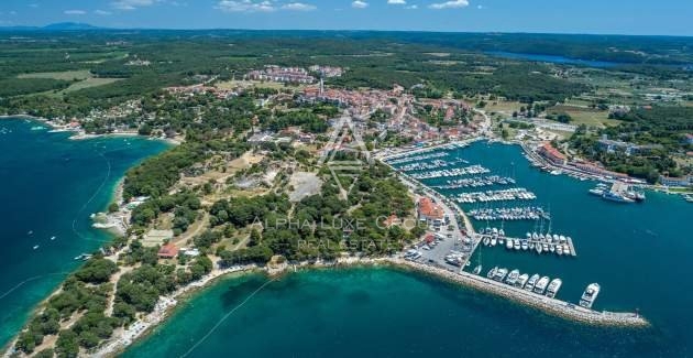 Istria, Vrsar, Affascinante casa con appartamenti vicino al mare