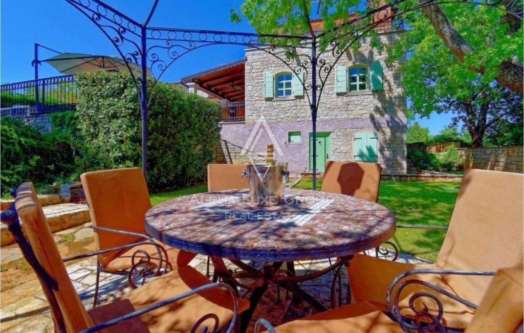 Istria, Višnjan, Lussuosa villa in pietra con piscina e vista mozzafiato