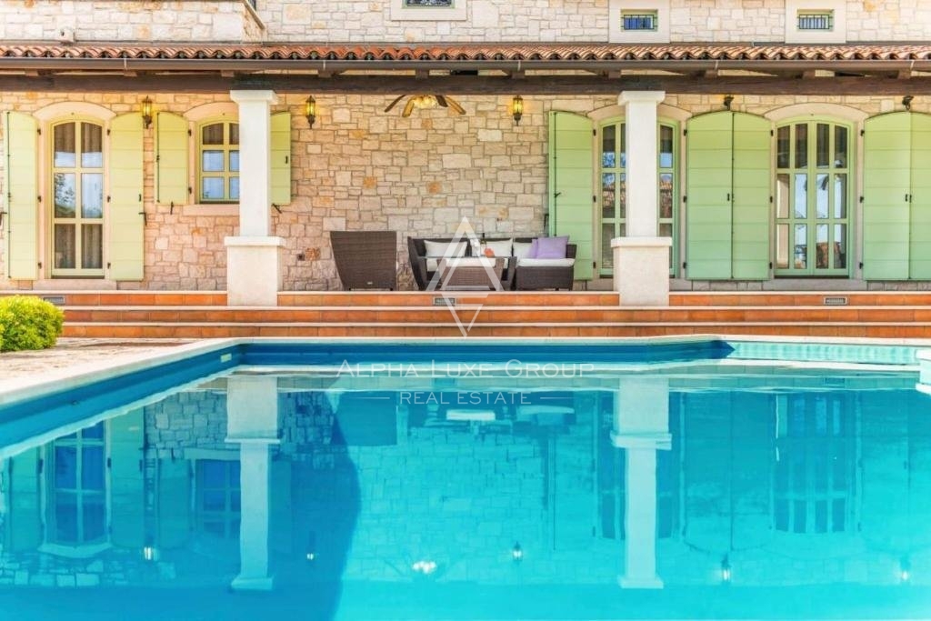 Istria, Višnjan, Lussuosa villa in pietra con piscina e vista mozzafiato