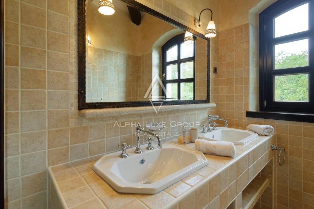 Istria, Višnjan, Lussuosa villa in pietra con piscina e vista mozzafiato