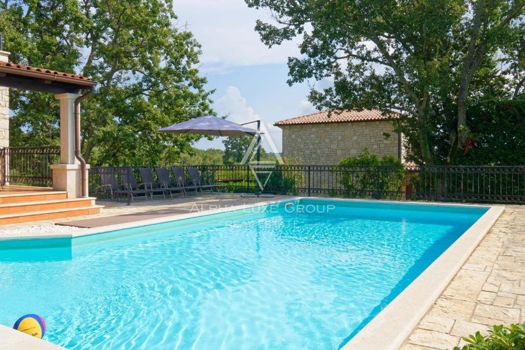 Istria, Višnjan, Lussuosa villa in pietra con piscina e vista mozzafiato