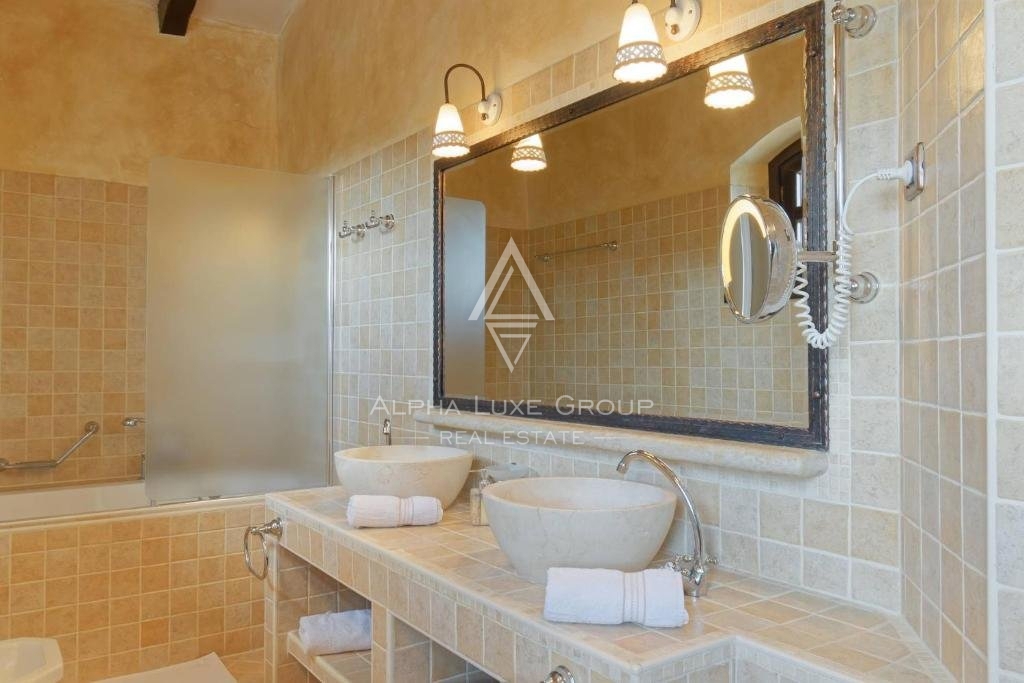 Istria, Višnjan, Lussuosa villa in pietra con piscina e vista mozzafiato