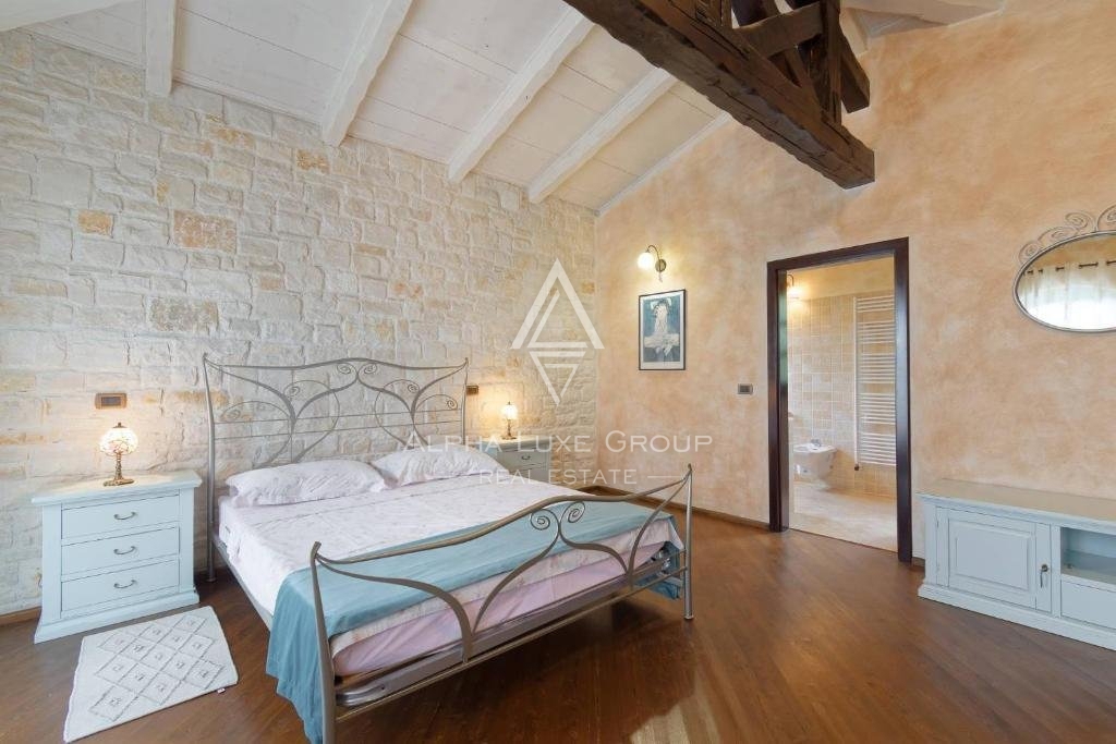 Istria, Višnjan, Lussuosa villa in pietra con piscina e vista mozzafiato