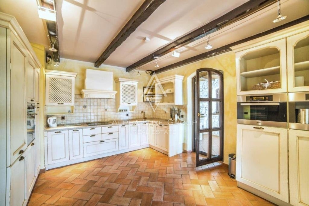 Istria, Višnjan, Lussuosa villa in pietra con piscina e vista mozzafiato