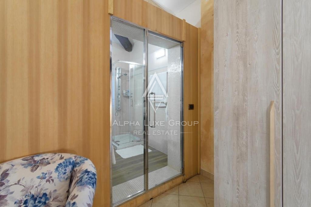 Istria, Višnjan, Lussuosa villa in pietra con piscina e vista mozzafiato