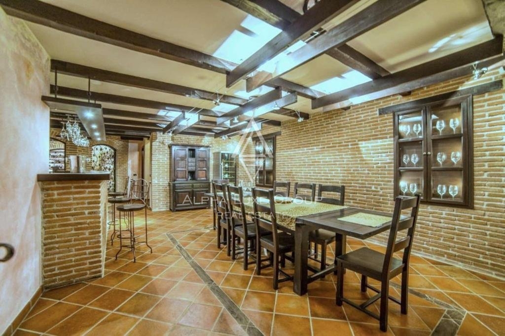 Istria, Višnjan, Lussuosa villa in pietra con piscina e vista mozzafiato