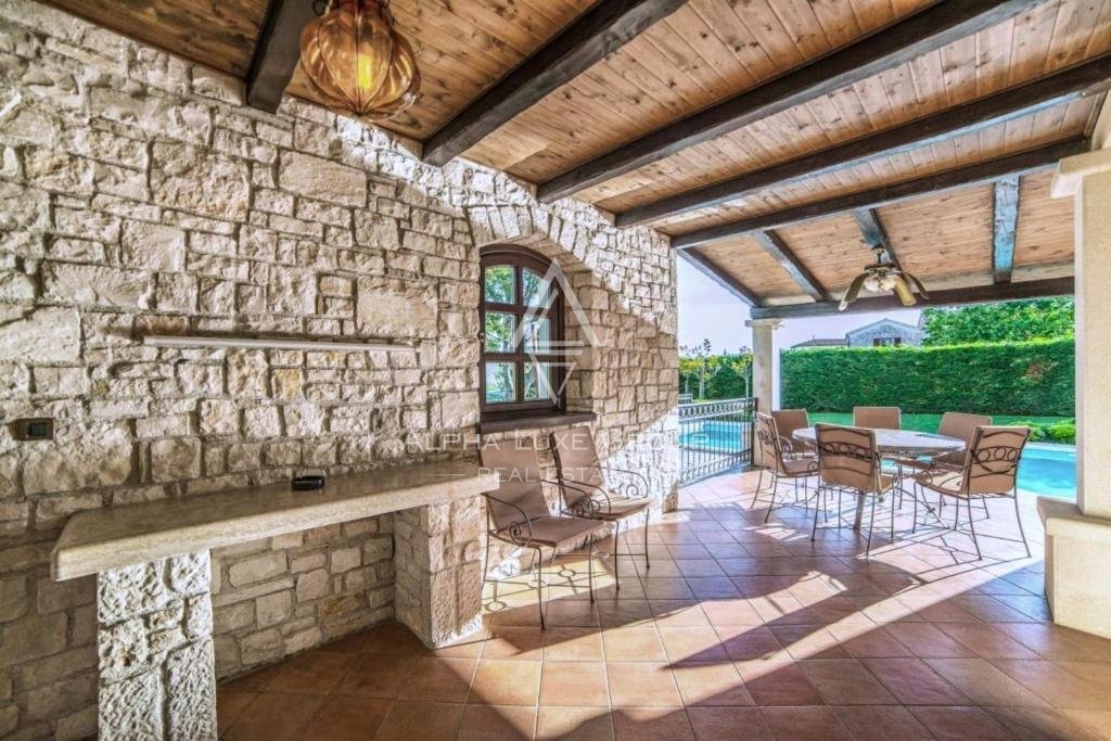 Istria, Višnjan, Lussuosa villa in pietra con piscina e vista mozzafiato