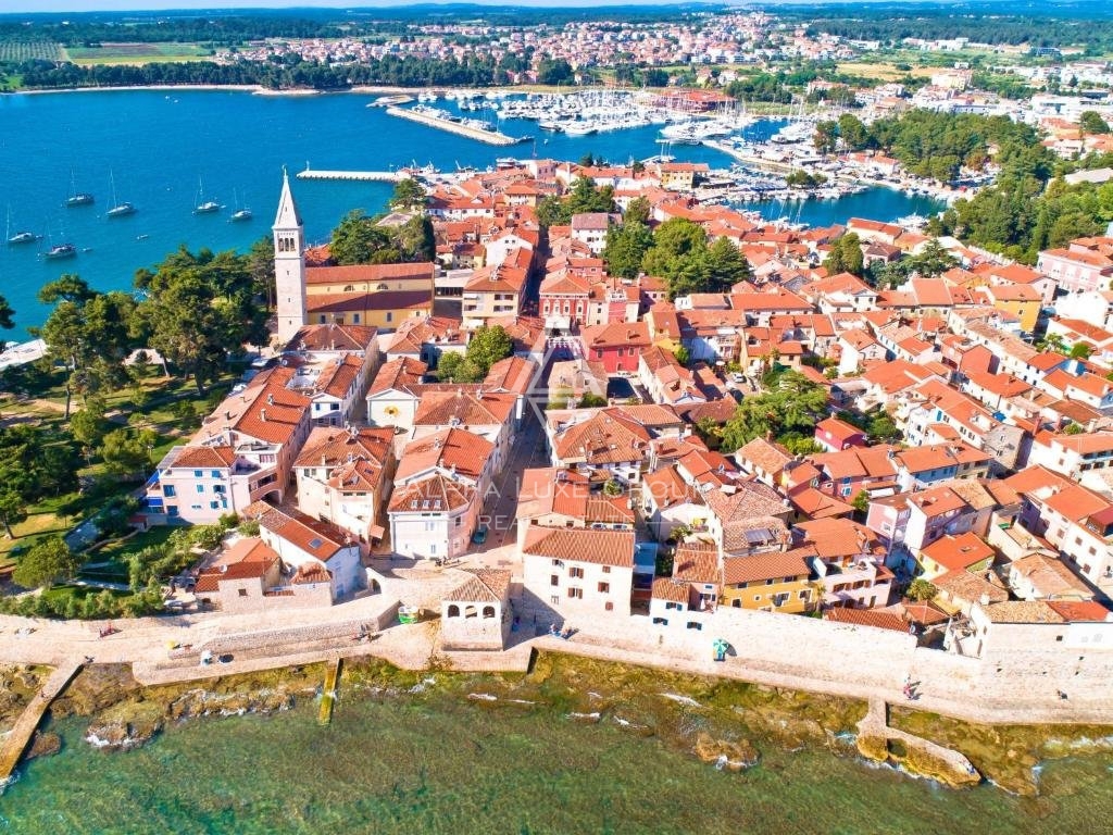 Istria, Novigrad, Moderna villa indipendente con piscina in ambiente tranquillo