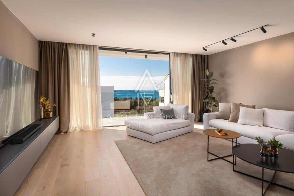 Istria, Pula – Villa di lusso con vista mare e comfort moderni in vendita