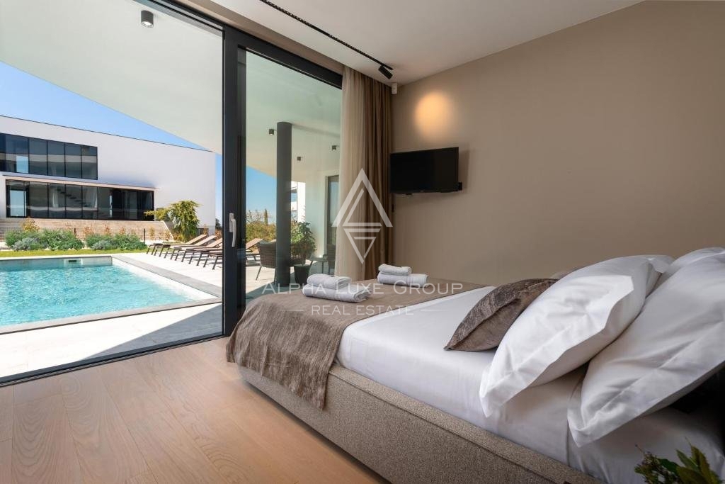 Istria, Pula – Villa di lusso con vista mare e comfort moderni in vendita