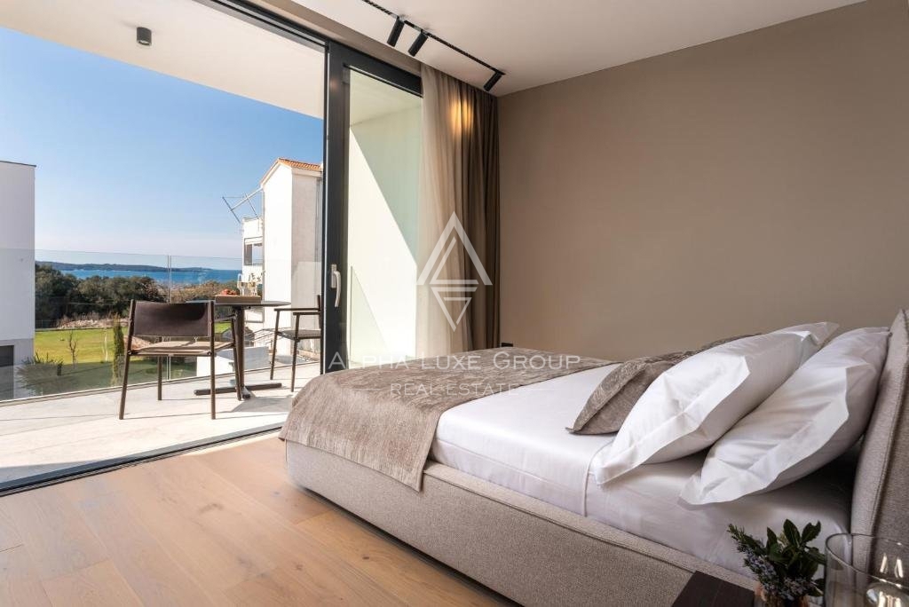 Istria, Pula – Villa di lusso con vista mare e comfort moderni in vendita