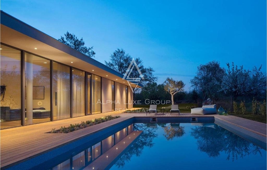 ISTRIA, VODNJAN - Villa elegante al piano terra in un contesto privato