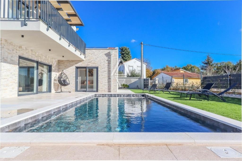 Sveti Lovreč - Villa elegante in tranquillo villaggio istriano