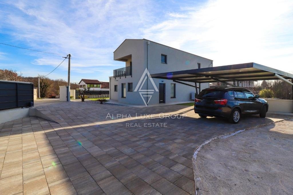 Sveti Lovreč - Villa elegante in tranquillo villaggio istriano