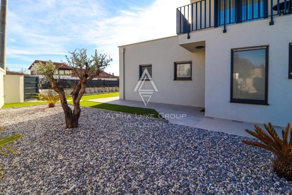 Sveti Lovreč - Villa elegante in tranquillo villaggio istriano