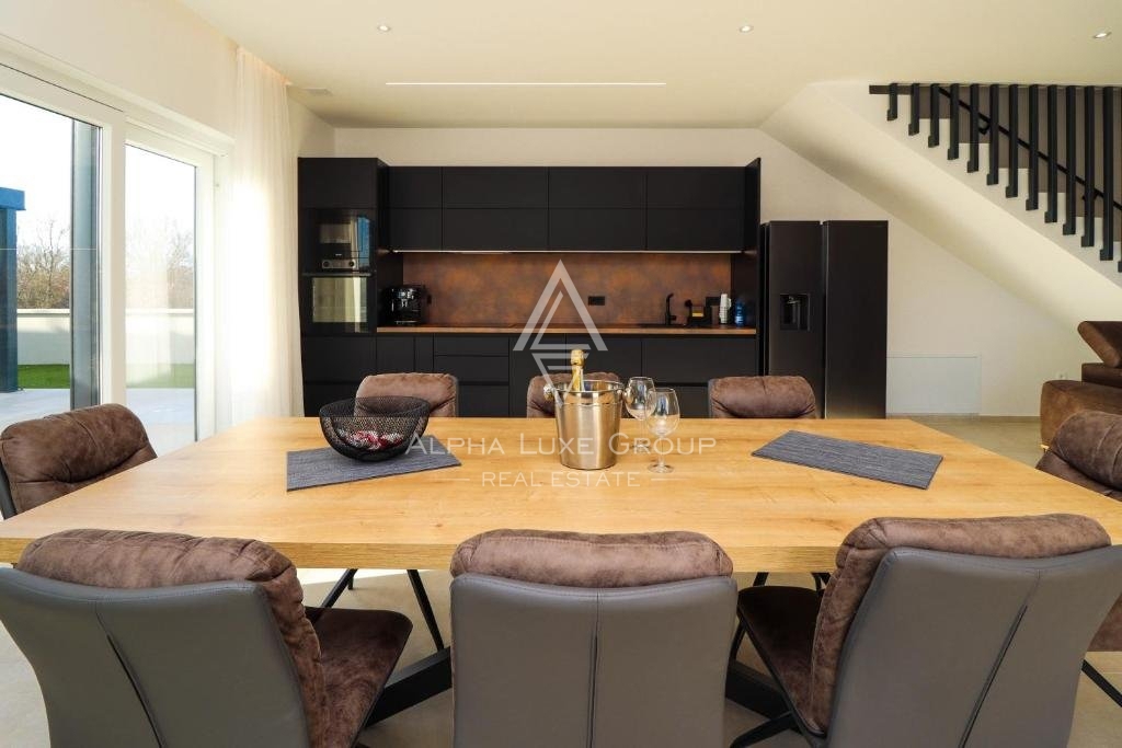 Sveti Lovreč - Villa elegante in tranquillo villaggio istriano