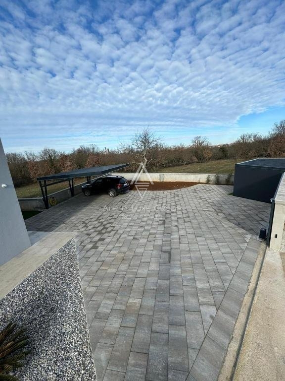 Sveti Lovreč - Villa elegante in tranquillo villaggio istriano