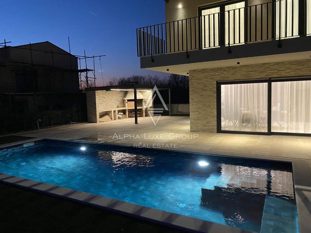 Sveti Lovreč - Villa elegante in tranquillo villaggio istriano