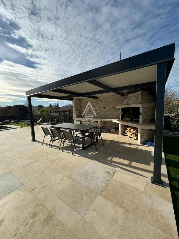 Sveti Lovreč - Villa elegante in tranquillo villaggio istriano