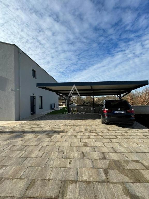 Sveti Lovreč - Villa elegante in tranquillo villaggio istriano