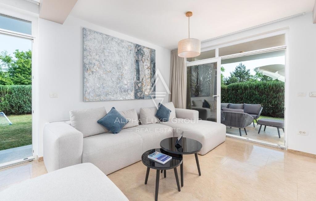 Rovinj, Istria - Villa contemporanea con piscine interna ed esterna