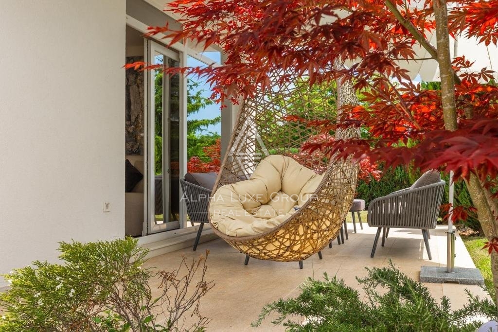 Rovinj, Istria - Villa contemporanea con piscine interna ed esterna