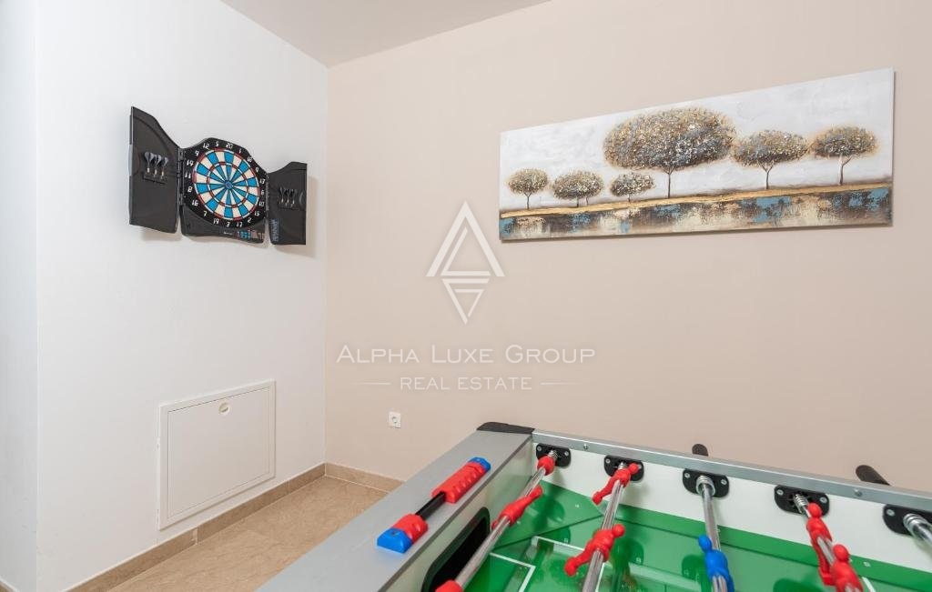 Rovinj, Istria - Villa contemporanea con piscine interna ed esterna