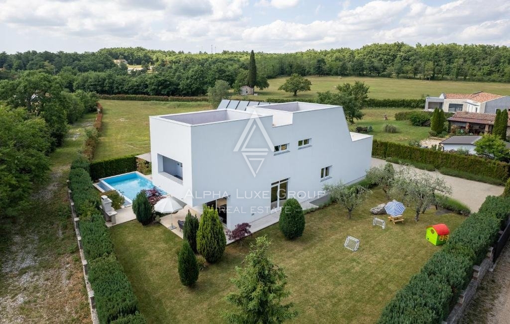 Rovinj, Istria - Villa contemporanea con piscine interna ed esterna