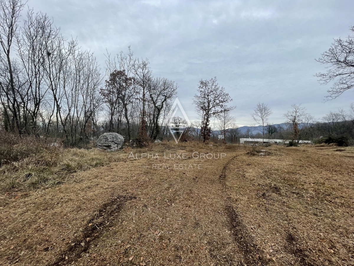 Kršan: Terreno ideale per lo sviluppo turistico vicino al mare