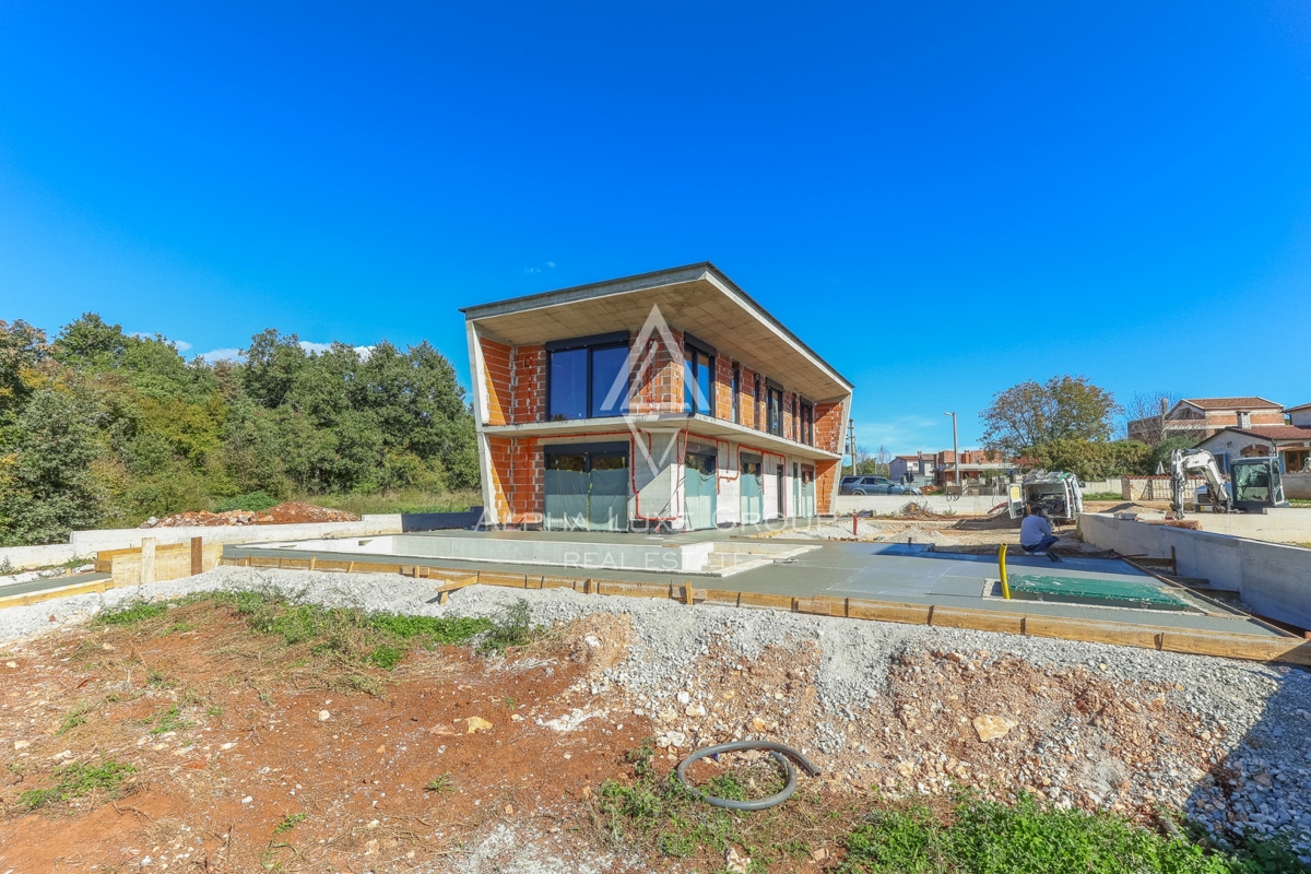 Poreč - Villa moderna con piscina