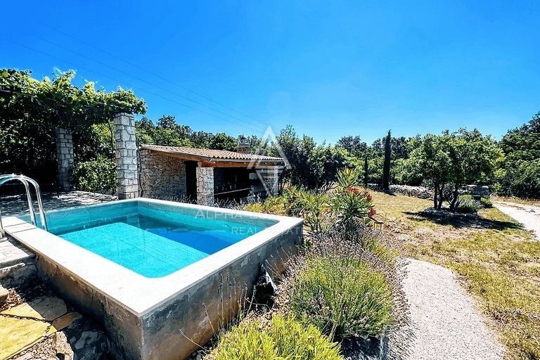 Labin, Istria: Incantevole Casa con Piscina in un Ambiente Tranquillo