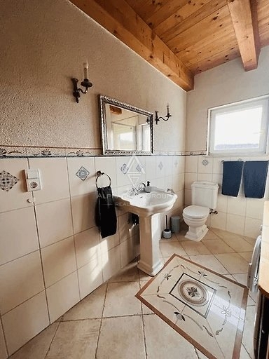 Labin, Istria: Incantevole Casa con Piscina in un Ambiente Tranquillo