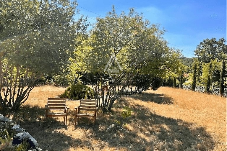 Labin, Istria: Incantevole Casa con Piscina in un Ambiente Tranquillo