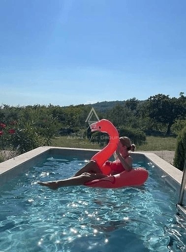 Labin, Istria: Incantevole Casa con Piscina in un Ambiente Tranquillo