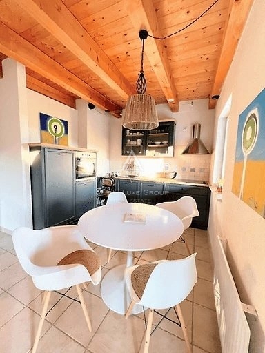 Labin, Istria: Incantevole Casa con Piscina in un Ambiente Tranquillo