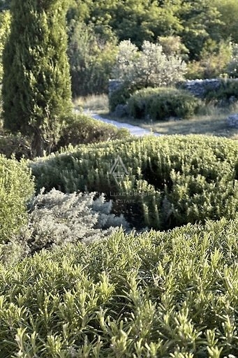 Labin, Istria: Incantevole Casa con Piscina in un Ambiente Tranquillo