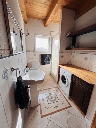 Labin, Istria: Incantevole Casa con Piscina in un Ambiente Tranquillo