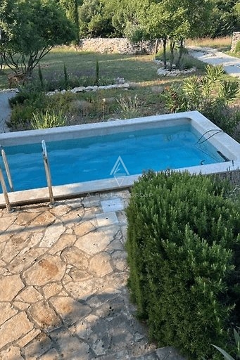 Labin, Istria: Incantevole Casa con Piscina in un Ambiente Tranquillo