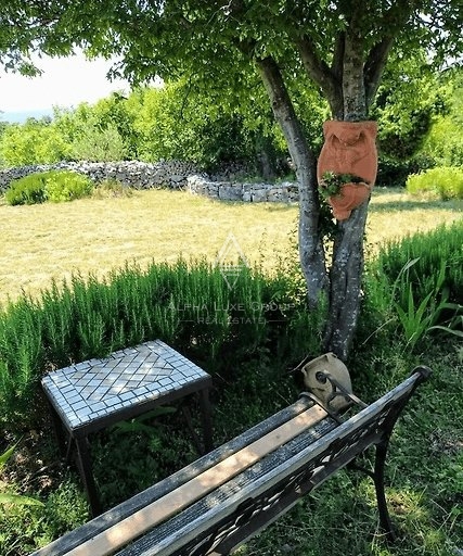 Labin, Istria: Incantevole Casa con Piscina in un Ambiente Tranquillo