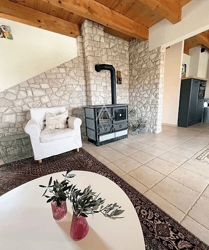 Labin, Istria: Incantevole Casa con Piscina in un Ambiente Tranquillo
