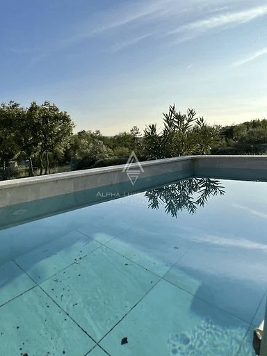 Labin, Istria: Incantevole Casa con Piscina in un Ambiente Tranquillo