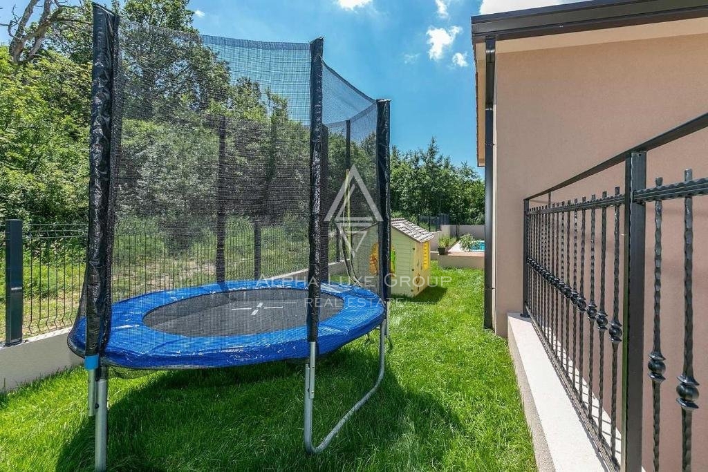 Labin, Istria - Elegante villa di 205 m² con piscina