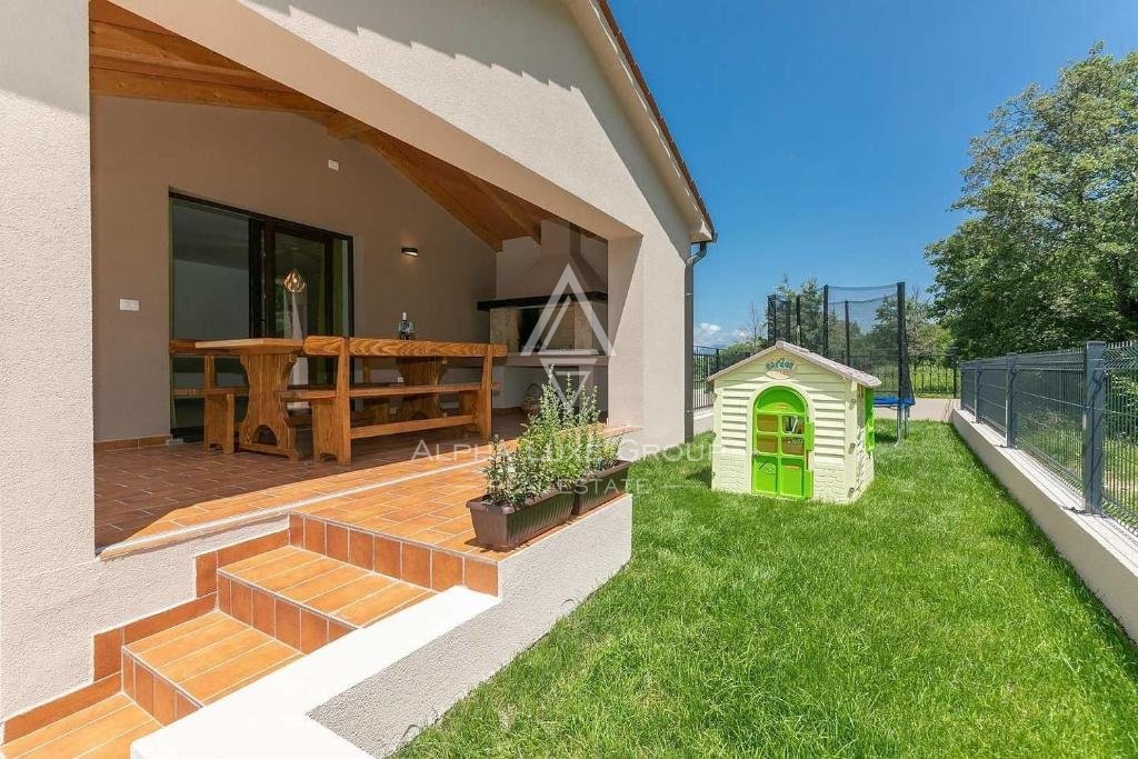 Labin, Istria - Elegante villa di 205 m² con piscina